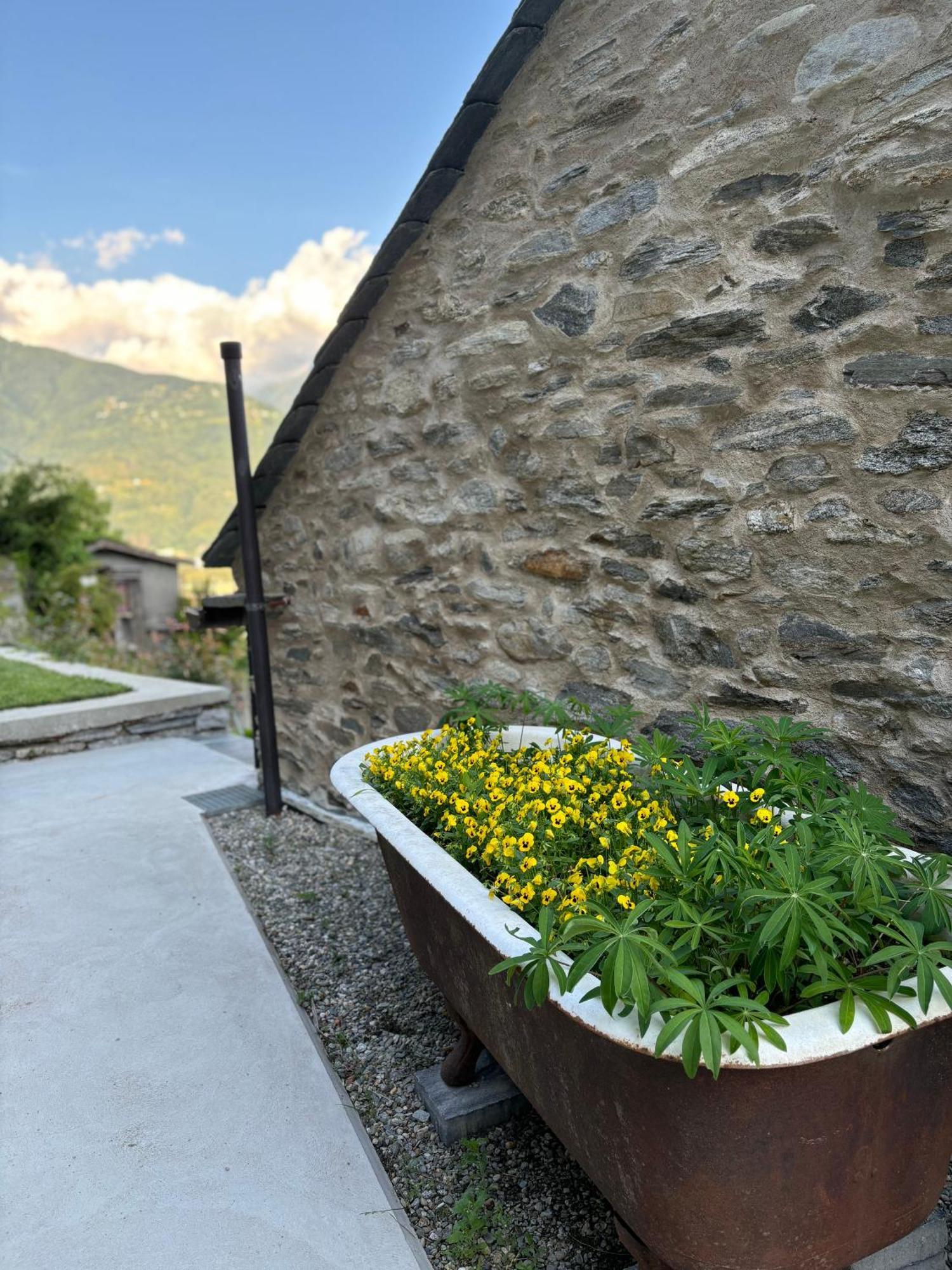 Ca'Gialla Bellinzona Buitenkant foto
